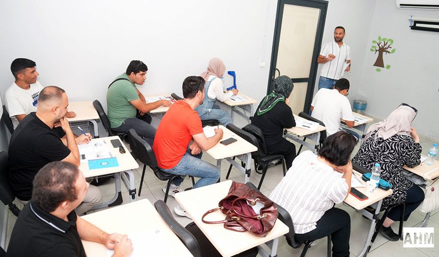 Seyhan Belediyesi'nden Engelli Bireylere Ücretsiz EKPSS Kursu Desteği