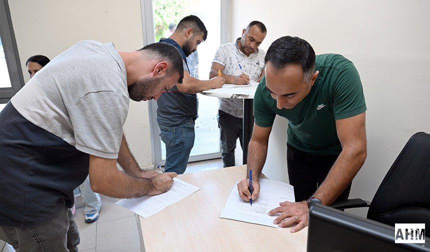 Kariyer Günleri Sürüyor: İş Arayanlar Yeni Fırsatlarla Buluşuyor
