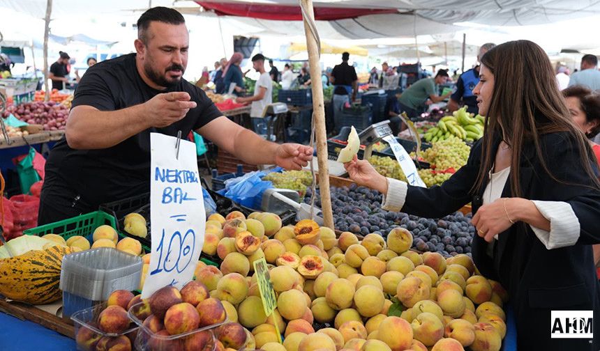 Başkan Vekili Sevil Aydar Yıldız'dan Pazar Esnafına Ziyaret