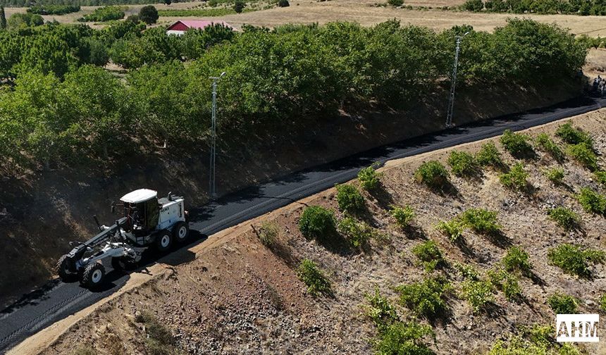 Pozantı Belediyesi’nden Yazıcak Mahallesi’nde Sıcak Asfalt Çalışması