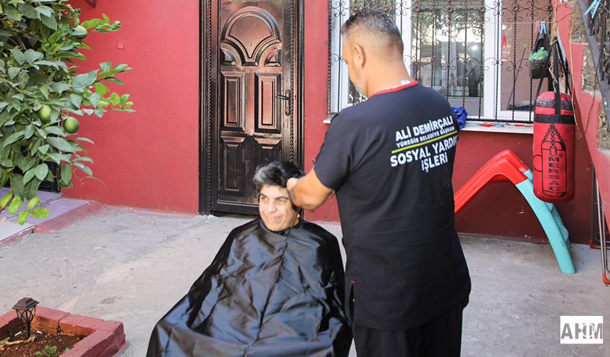 Yüreğir Belediyesi’nden “Evde Kuaför” Hizmeti