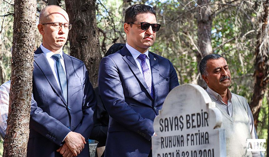 Av. Savaş Bedir Mezarı Başında Anıldı