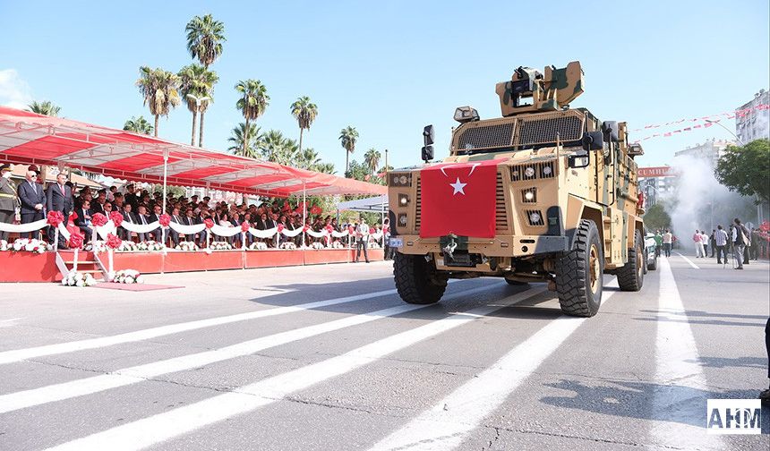 Adana'da 29 Ekim "Cumhuriyet Bayramı" Coşkusu