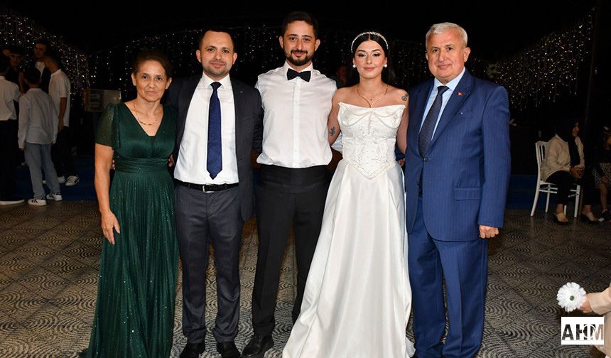 Adana’da Görkemli Düğün: Siyaset ve İş Dünyası Bir Arada