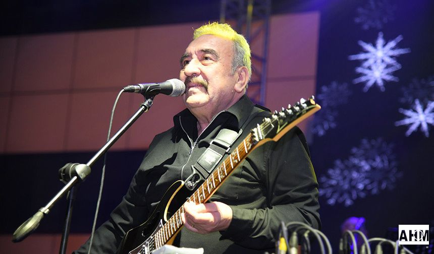 Ümit Besen'den Memleketi Osmaniye'de Konser