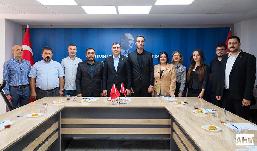 TÜRDEM Vakfı’ndan CHP Adana İl Başkanlığı’na Ziyaret