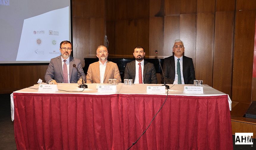 ÇÜ “Uluslararası Hukuk Bağlamında Savaş ve Çatışma” Konferansına Ev Sahipliği Yaptı