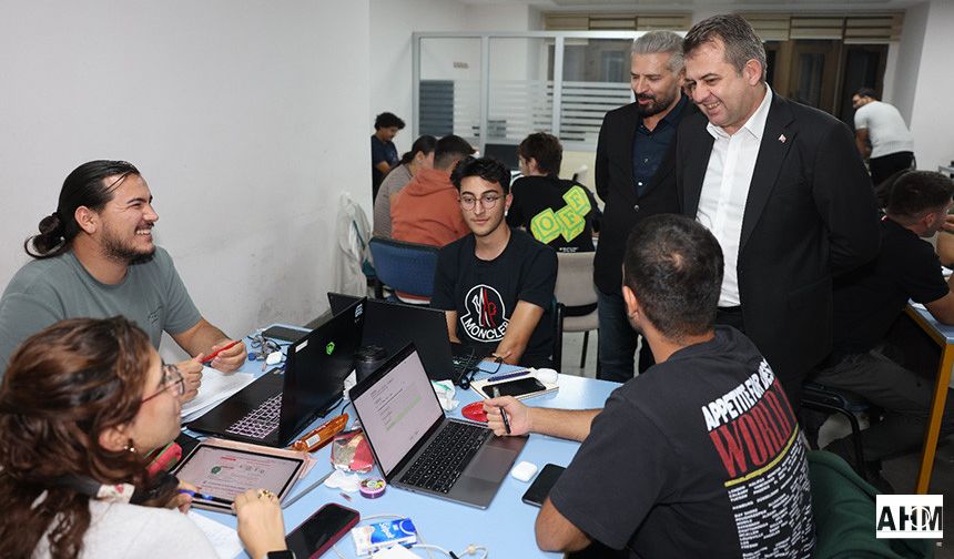 ÇÜ'de Vize Maratonu Başladı, Kütüphane 24 Saat Açık