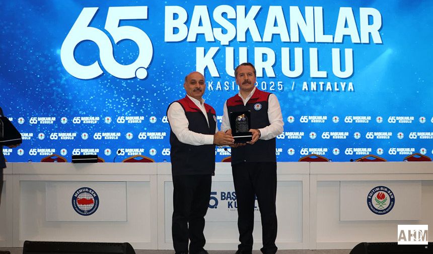 Eğitim Bir Sen Adana Heyeti, Antalya'dan Ödülle Döndü