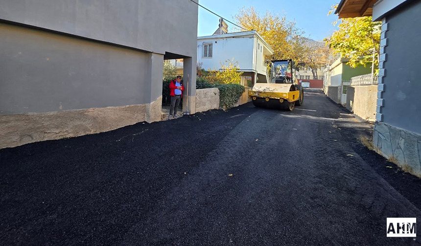 Pozantı Belediyesi, İnönü Caddesi’nde Asfalt Çalışmalarına Başladı