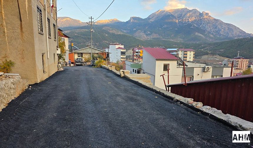 Pozantı’da Asfalt Çalışmaları Tamamlandı: Zafer Mahallesi Karanfil Sokak Yeni Asfaltına Kavuştu