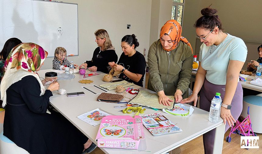 Sarıçam Belediyesi’nden Kadınlara El Sanatları Kursu Desteği