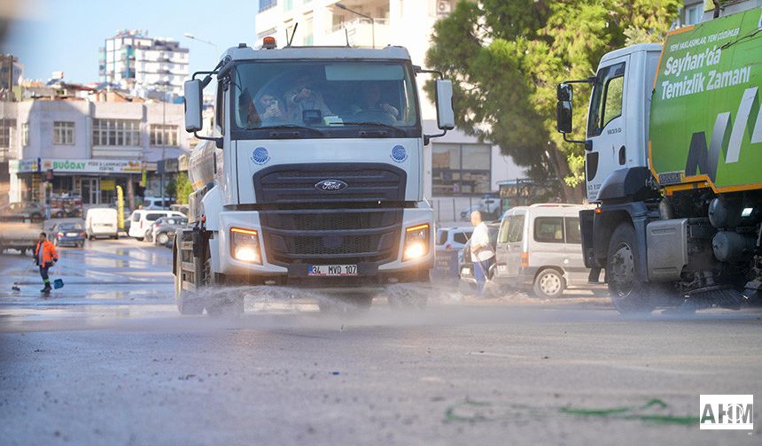 Seyhan Belediyesinden İlçe Genelinde Yoğun Temizlik Mesaisi