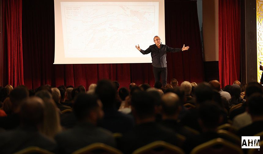 Sunay Akın Adanalılarla Buluştu