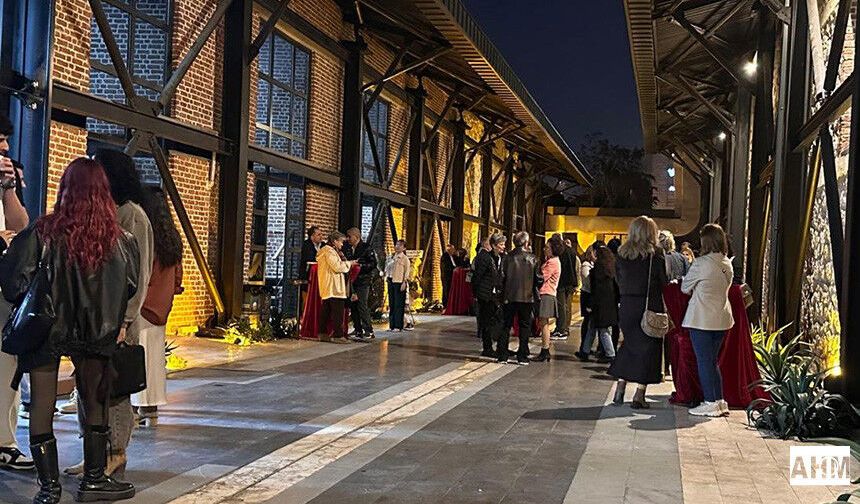 Aytuna Cora’nın “Ben Hâlâ O Evin İçindeyim” Sergisi Adana’da Yoğun İlgi Görüyor