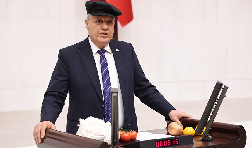 Ayhan Barut'tan Meclis'te Şapkalı İsyan!