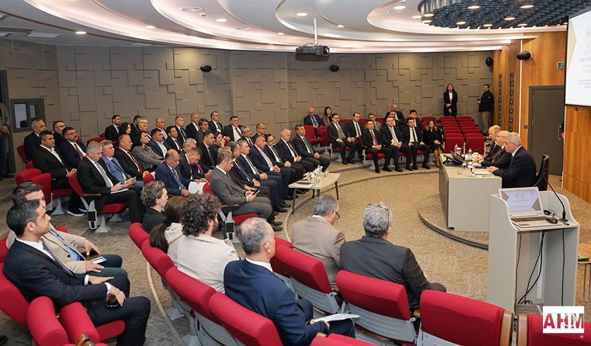 İl Hayvanları Koruma Kurulu Toplandı: Vali Köşger "Her İki Tarafı Dinliyoruz"