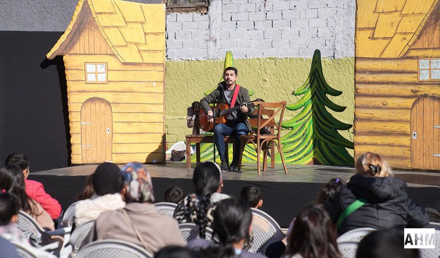 Seyhan Belediyesinden Çocuklara Tiyatro Dolu Sömestir