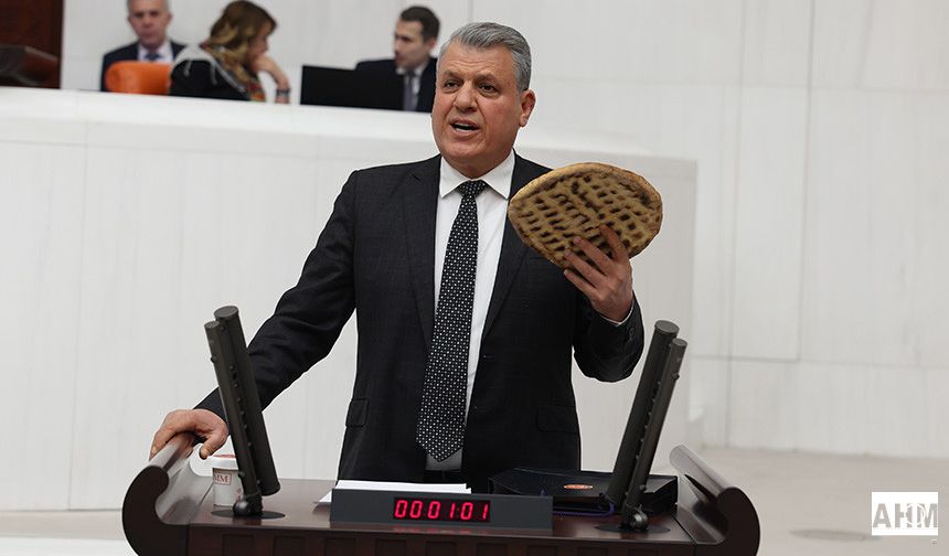 Ramazan Pidesiyle Kürsüye Çıktı