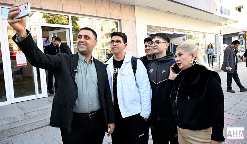 Başkan Emrah Kozay, Sokaklardan Çıkmıyor