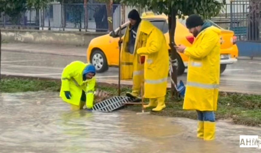 Cemal Akın "Temizlik Süpürgesi ile Kanalizasyon Açıyorlar"