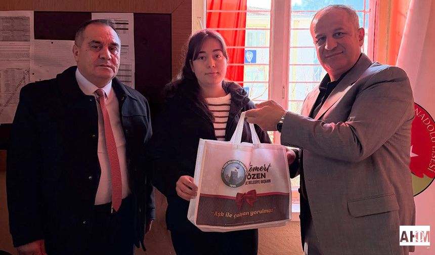 Feke Belediyesi’nden Öğrencilere Test Kitabı Desteği