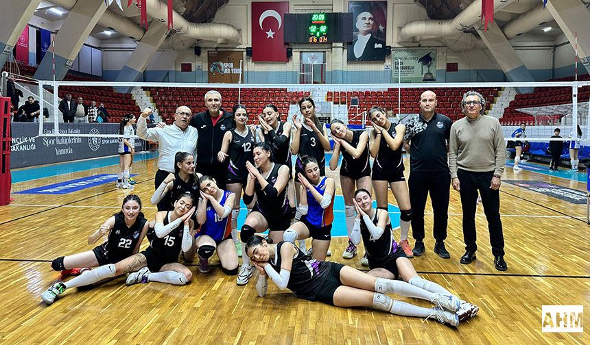 ABBSK Genç Kızlar Voleybol Takımı, Zeydan Karalar’ı Şampiyonlukla Karşıladı
