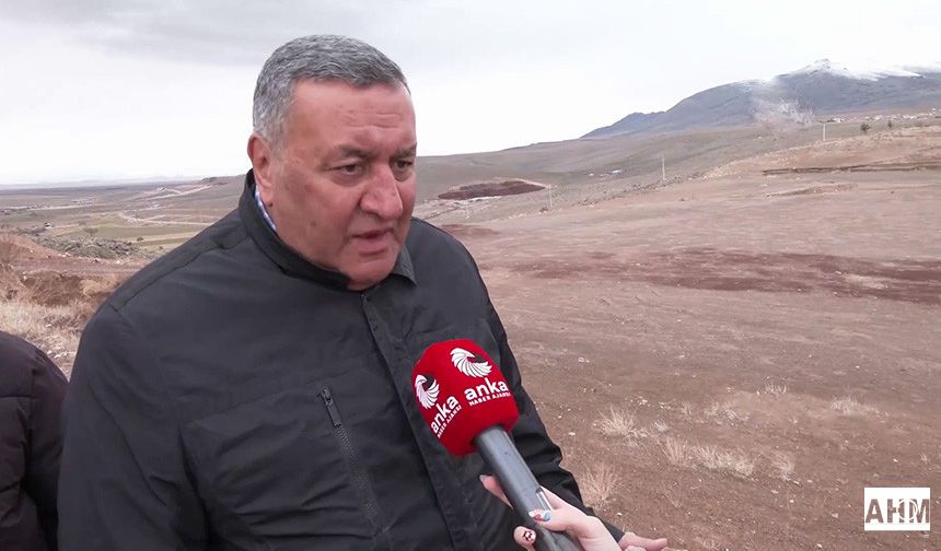 Gürer “Bor Fizik Tedavi Hastanesi Yapılmak Üzere Yıkıldı. Unutuldu”