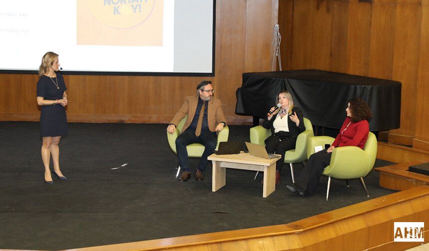 ÇÜ'de 8 Mart Dünya Kadınlar Günü Dolayısıyla “Ekranda Mısın?” Etkinliği