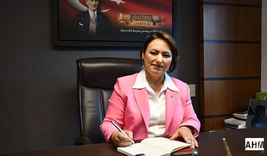 Müzeyyen  Şevkin “Savaşsız Bir Dünya Umuduyla Bayramı Karşılıyoruz”