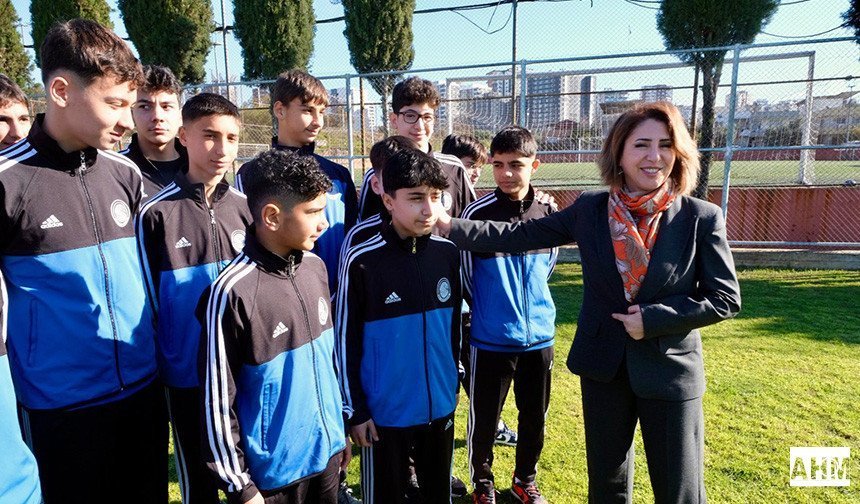 Seyhan Belediyespor U-14 Takımı Türkiye Şampiyonası İçin Konya’ya Uğurlandı