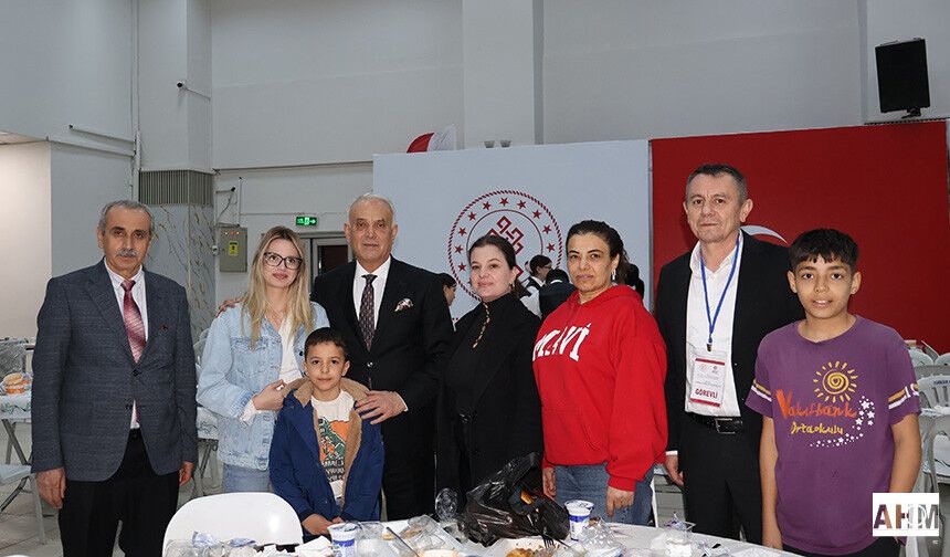 Başkan Yusuf Kanlı, iftarda Vatandaşlarla Bir Araya Geldi