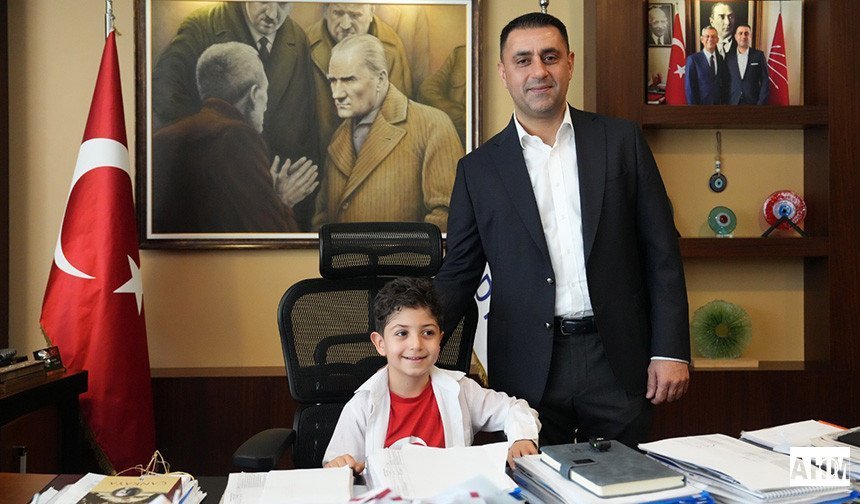 Geleceğin Başkanlık Makamı Çocuklarda!