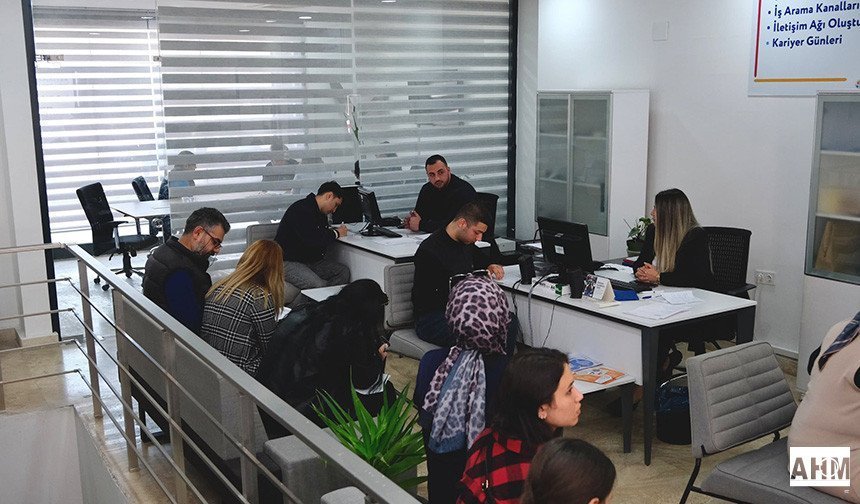 Büyükşehir Belediyesi’nden İstihdama Destek: Kariyer Buluşması Yoğun İlgi Gördü