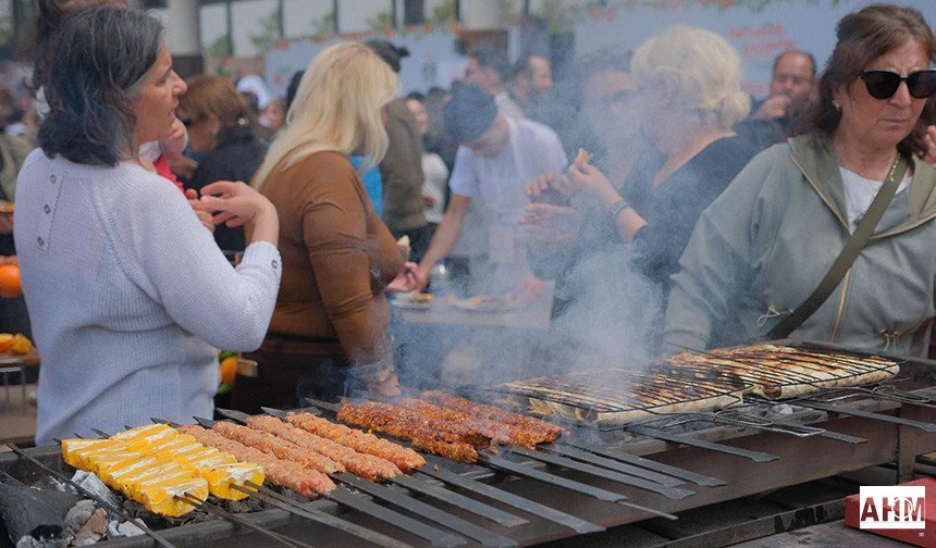 Karnavalın En Leziz Yarışmasında Rekabet ve Renkli Görüntüler Vardı