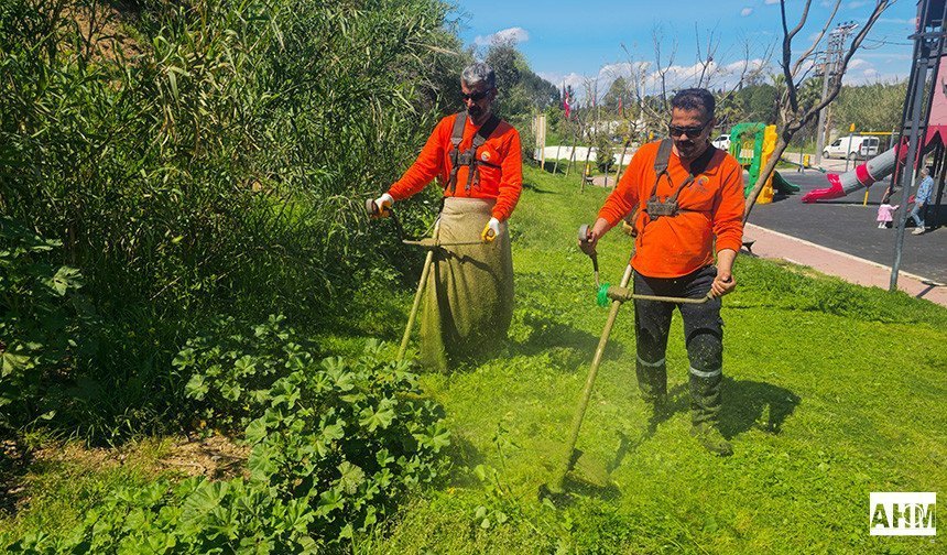 Çukurova Belediyesi'nden Park ve Yeşil Alanlarda Yoğun Mesai