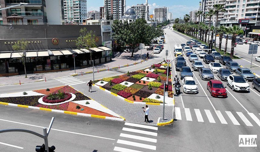 Adana Büyükşehir’den Kent Estetiğine Çiçek Dokunuşu