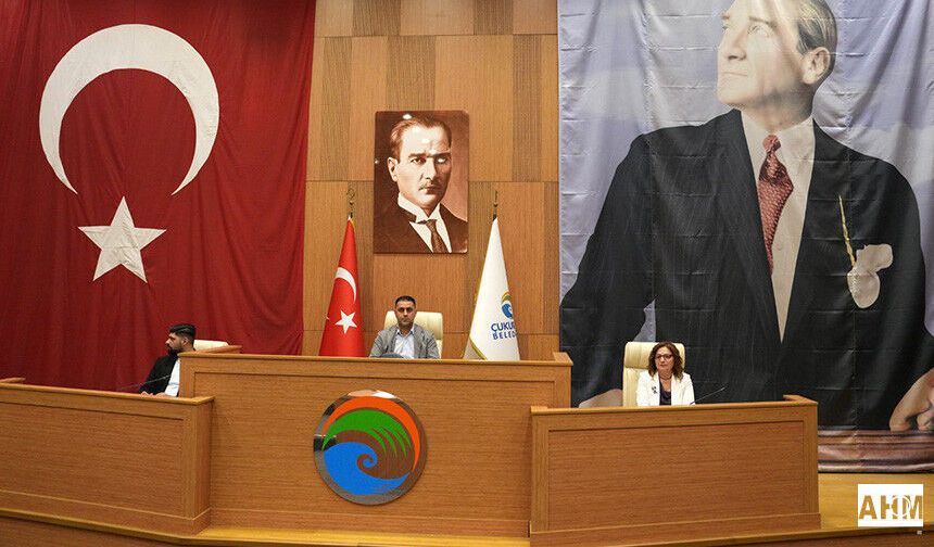 Çukurova Belediye Meclisinde CHP Tartışması: Siyasi Gerginlik Gündeme Damga Vurdu