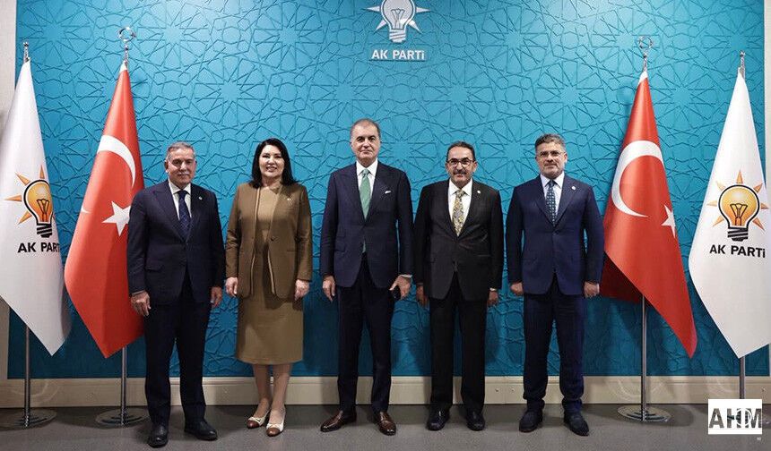 AK Parti Adana Milletvekilleri Ömer Çelik'le Görüştü