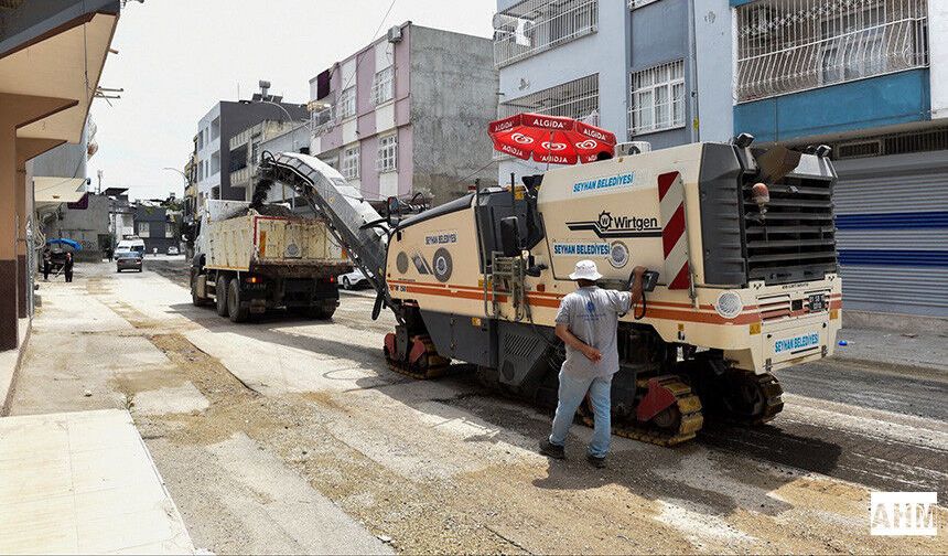 Seyhan’da Yol Seferberliği: Gülbahçesi Mahallesi’nde Asfalt Öncesi Çalışmalar Başladı