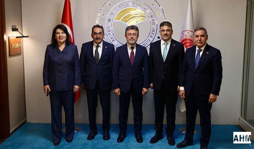 AK Parti Adana Milletvekillerinden Bakan Yumaklı’ya Ziyaret