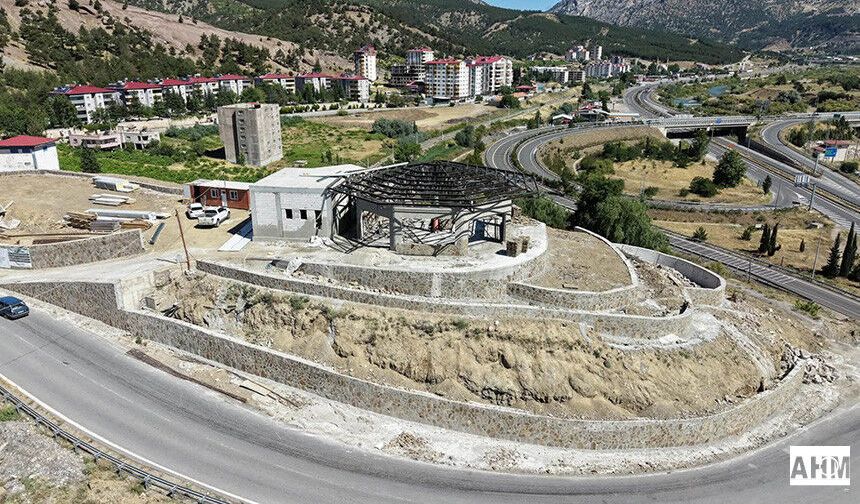 Pozantı Belediyesi Gençlik Merkezi’nde Çalışmalar Sürüyor